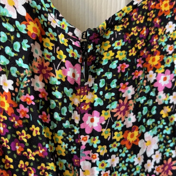 Vince Camuto Floral Jumpsuit - Picture 7 of 8